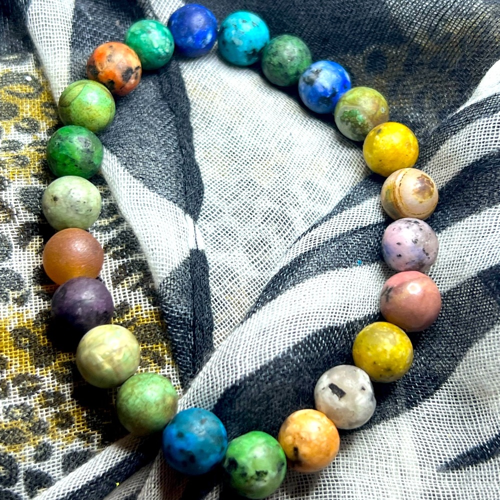 Stone Stretchy bracelet Handmade 🩵